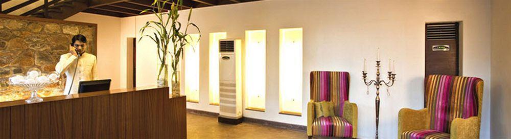 Lemon Tree Hotel, Tarudhan Valley, Manesar Gurgáon Kültér fotó