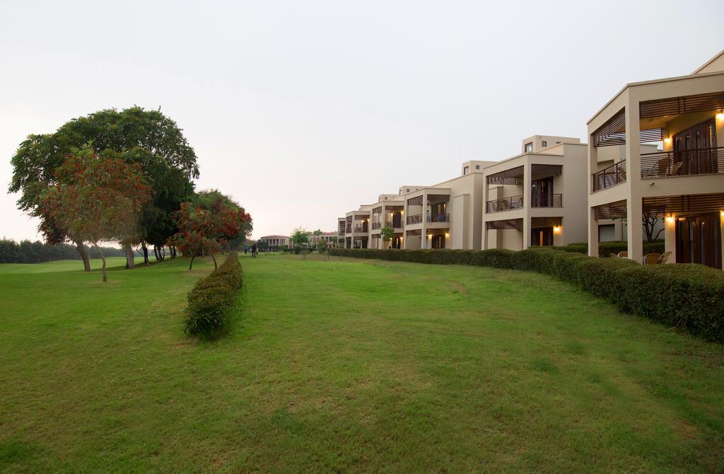 Lemon Tree Hotel, Tarudhan Valley, Manesar Gurgáon Kültér fotó