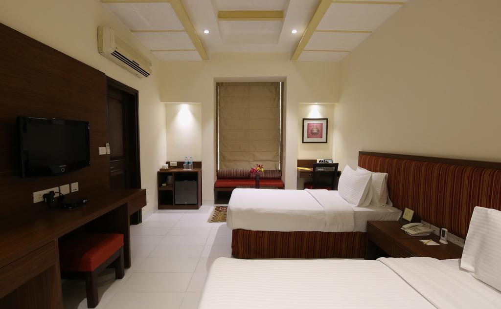 Lemon Tree Hotel, Tarudhan Valley, Manesar Gurgáon Kültér fotó