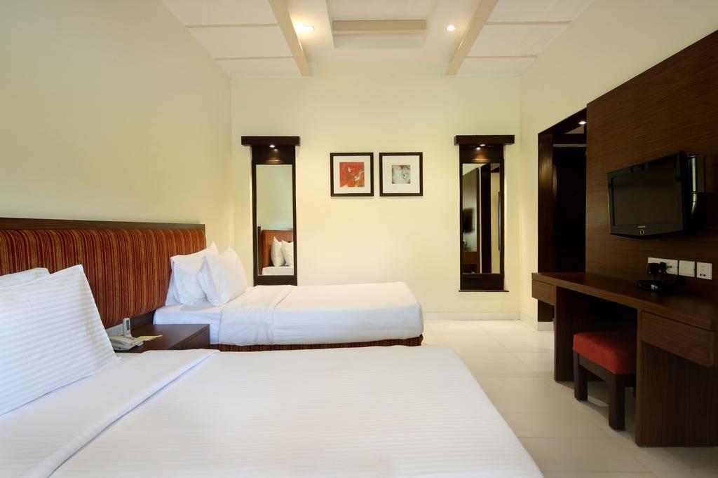Lemon Tree Hotel, Tarudhan Valley, Manesar Gurgáon Kültér fotó