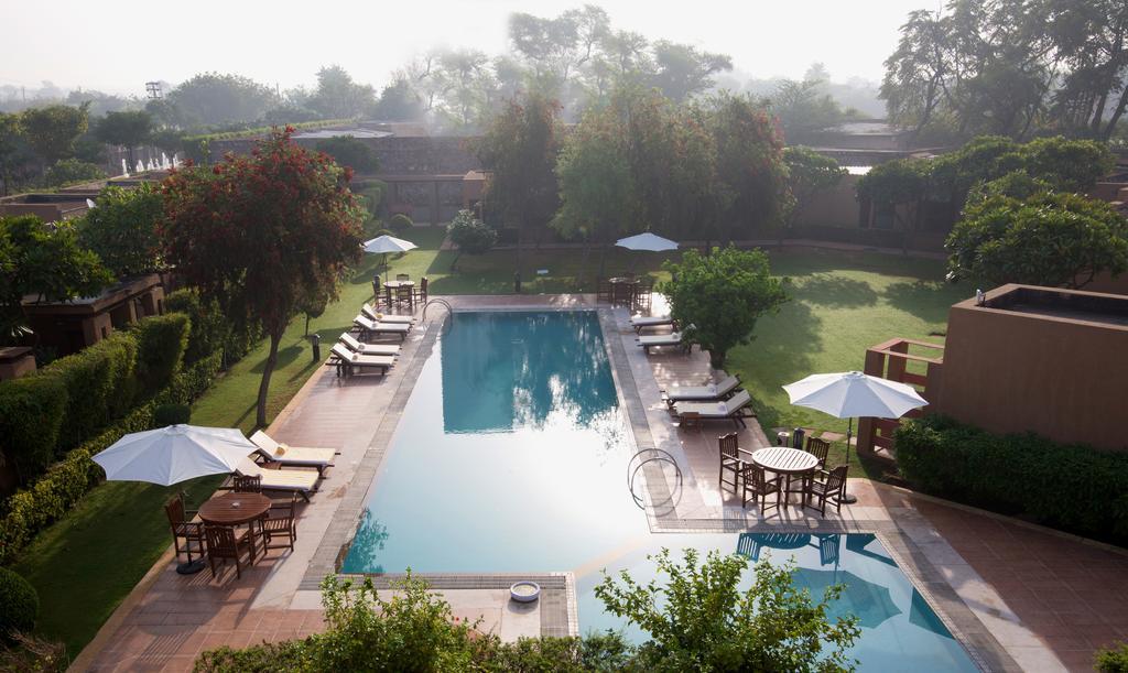 Lemon Tree Hotel, Tarudhan Valley, Manesar Gurgáon Kültér fotó
