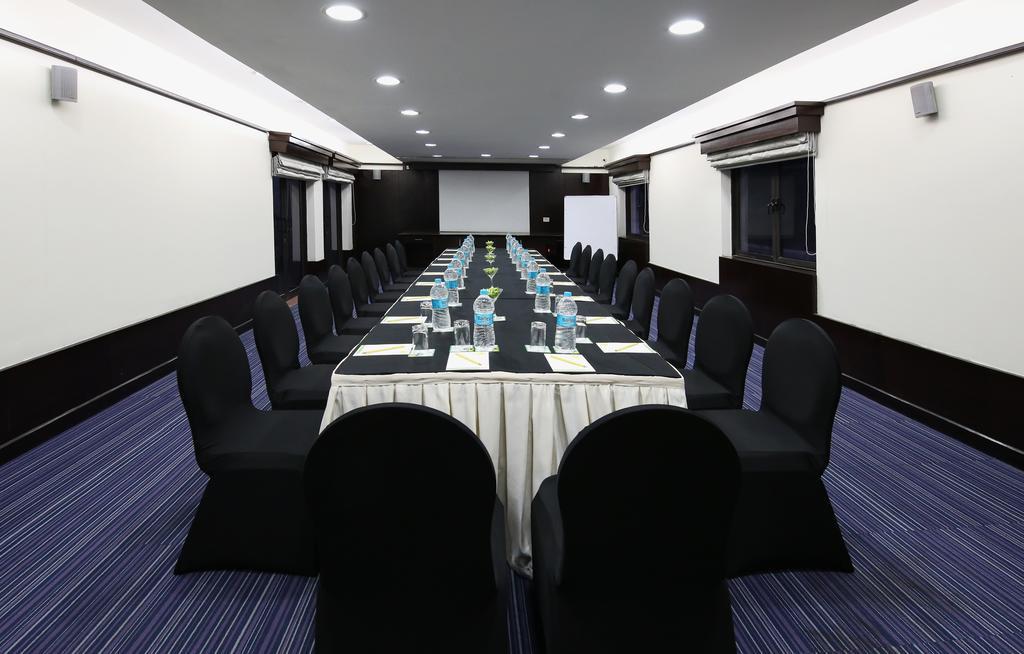 Lemon Tree Hotel, Tarudhan Valley, Manesar Gurgáon Kültér fotó