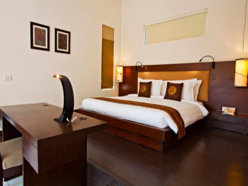 Lemon Tree Hotel, Tarudhan Valley, Manesar Gurgáon Kültér fotó