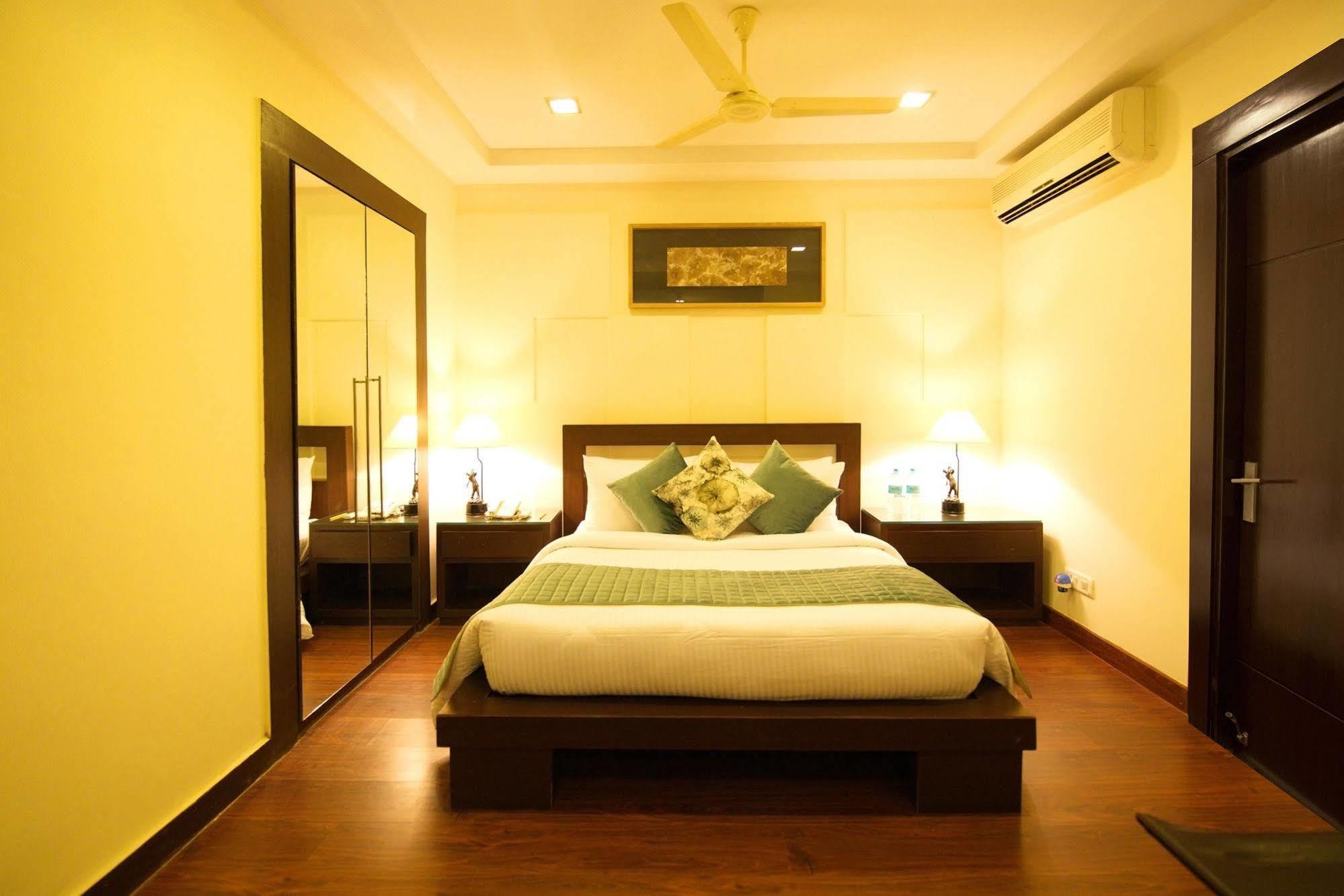 Lemon Tree Hotel, Tarudhan Valley, Manesar Gurgáon Kültér fotó