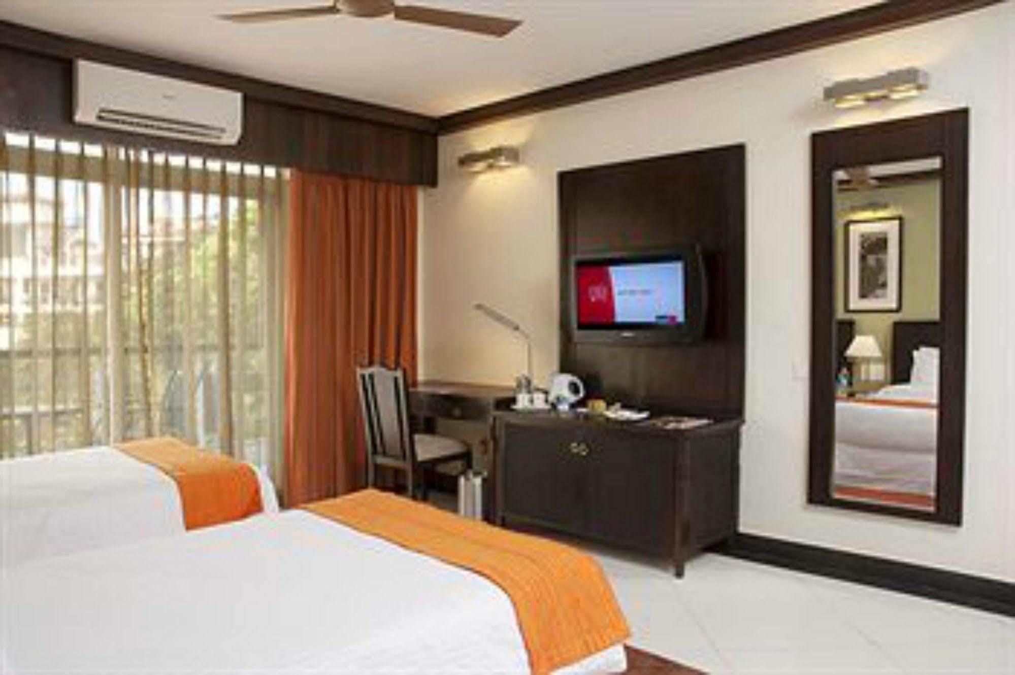 Lemon Tree Hotel, Tarudhan Valley, Manesar Gurgáon Kültér fotó