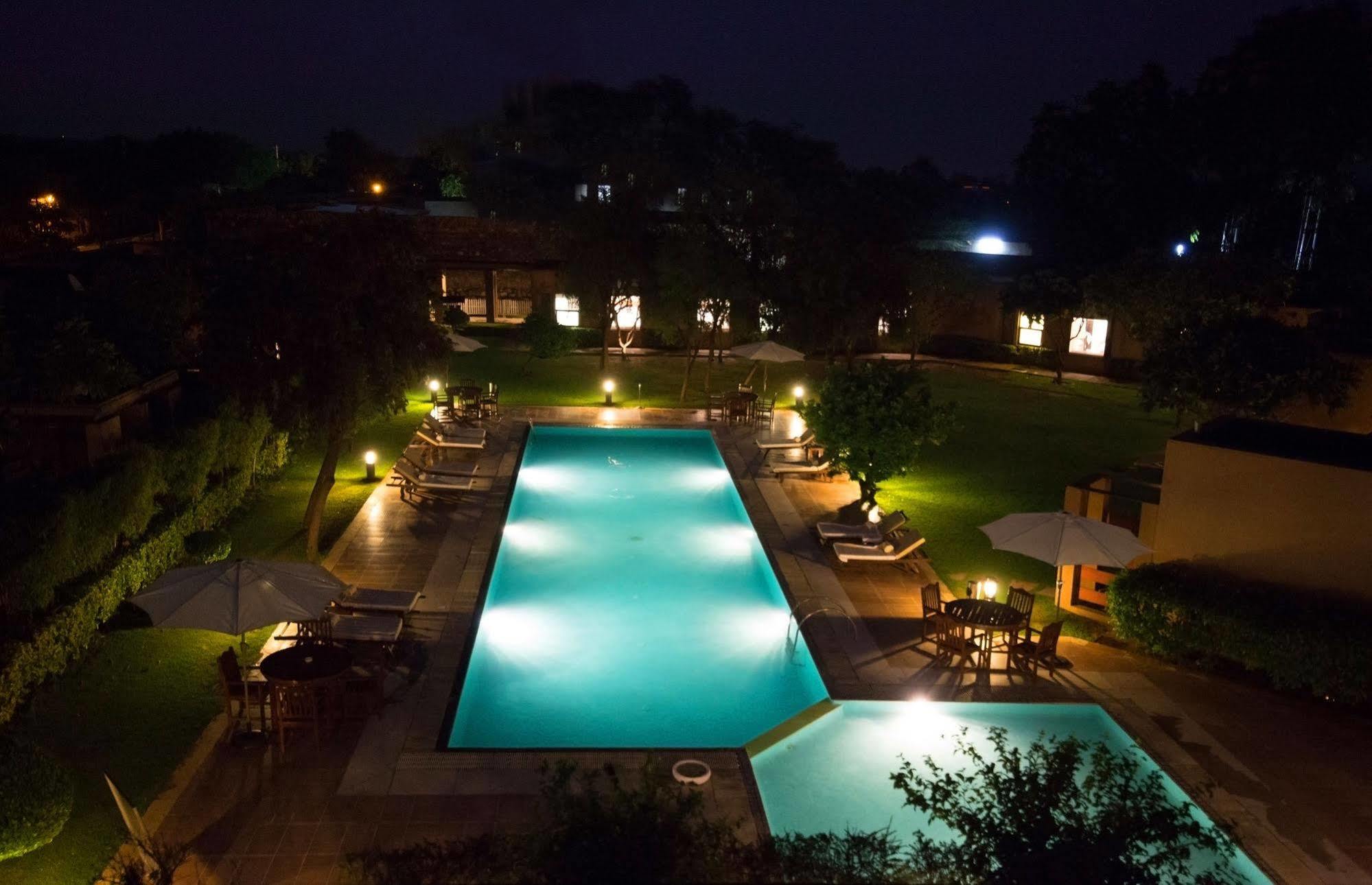 Lemon Tree Hotel, Tarudhan Valley, Manesar Gurgáon Kültér fotó