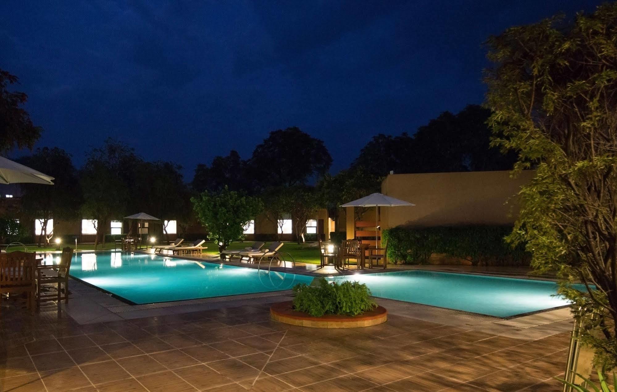 Lemon Tree Hotel, Tarudhan Valley, Manesar Gurgáon Kültér fotó